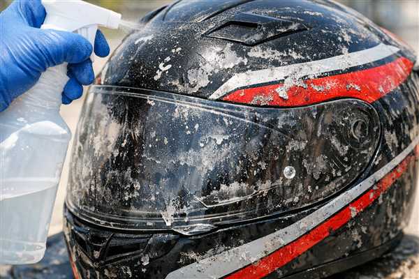 Motorcycle Helmet Cleaning Mistakes That Can Shorten Its Lifespan